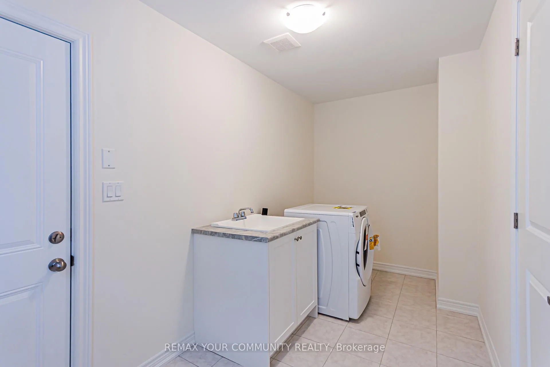 Photo 11 of 149 Berczy Green Drive, Markham, Rural Markham — HOMEH