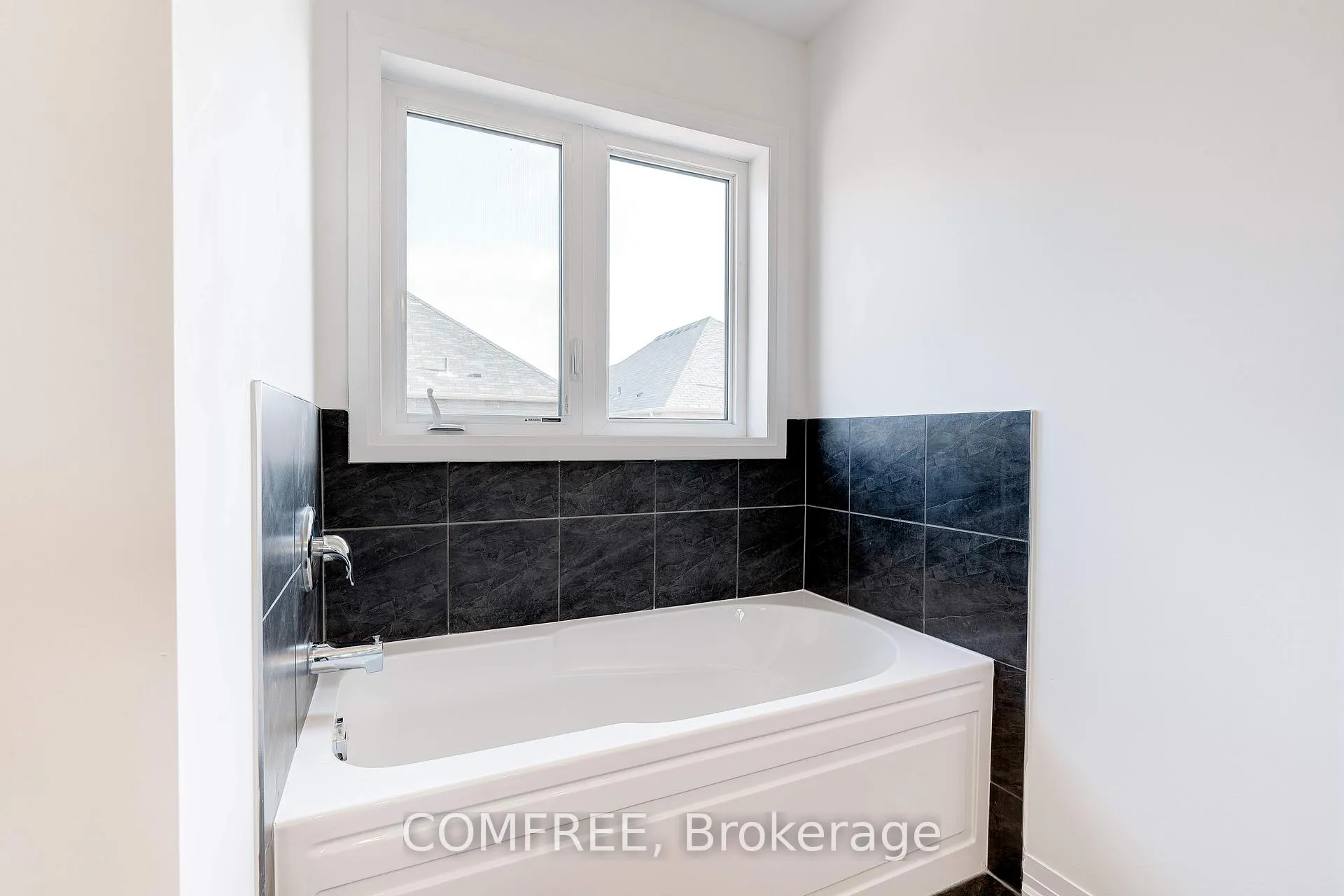 Photo 18 of 33 Hitchman Street, Brant, Paris — HOMEH