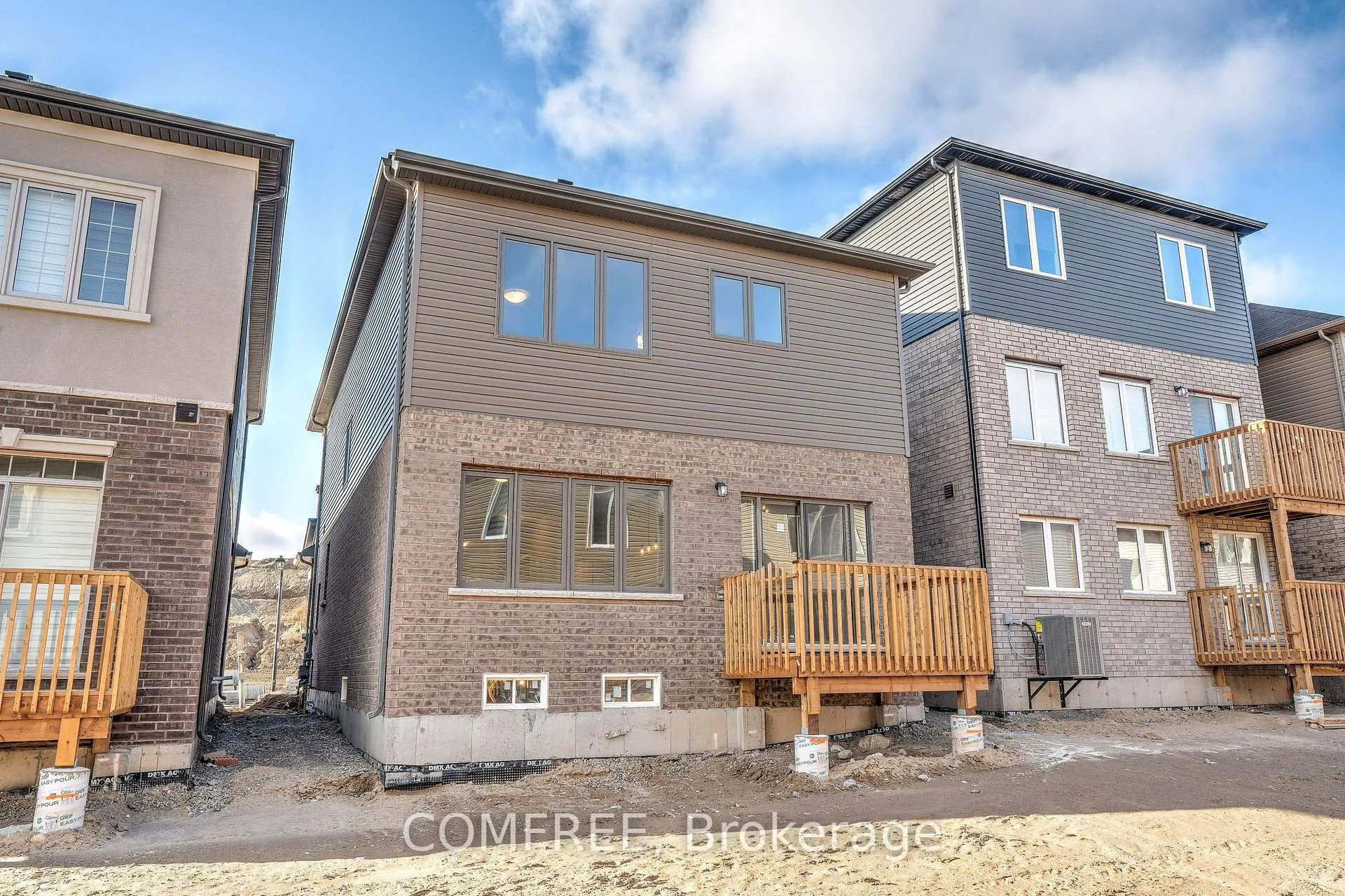 Photo 28 of 33 Hitchman Street, Brant, Paris — HOMEH