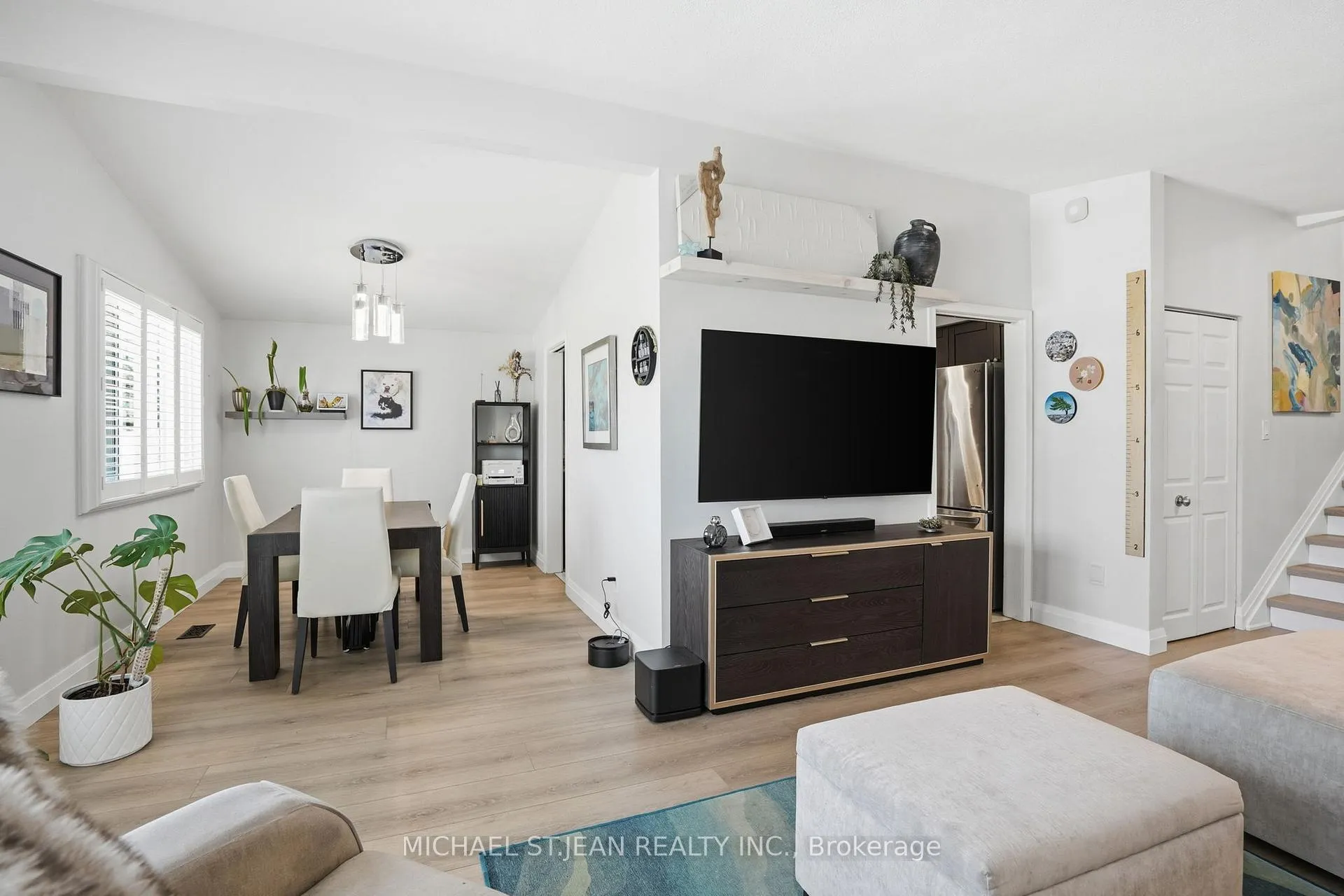 Photo 13 of 22 Southlea Drive, Hamilton, Rolston — HOMEH