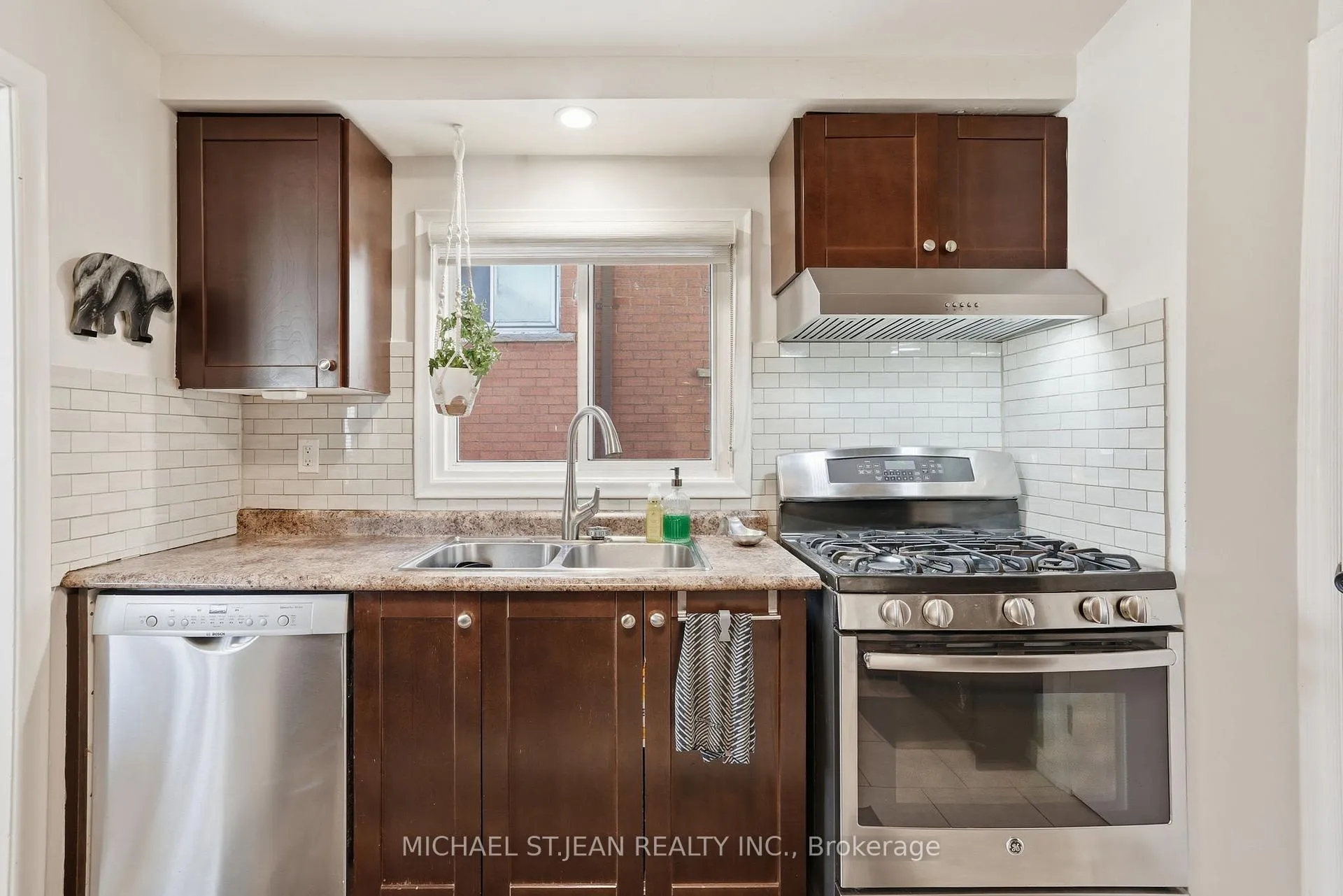 Photo 19 of 22 Southlea Drive, Hamilton, Rolston — HOMEH