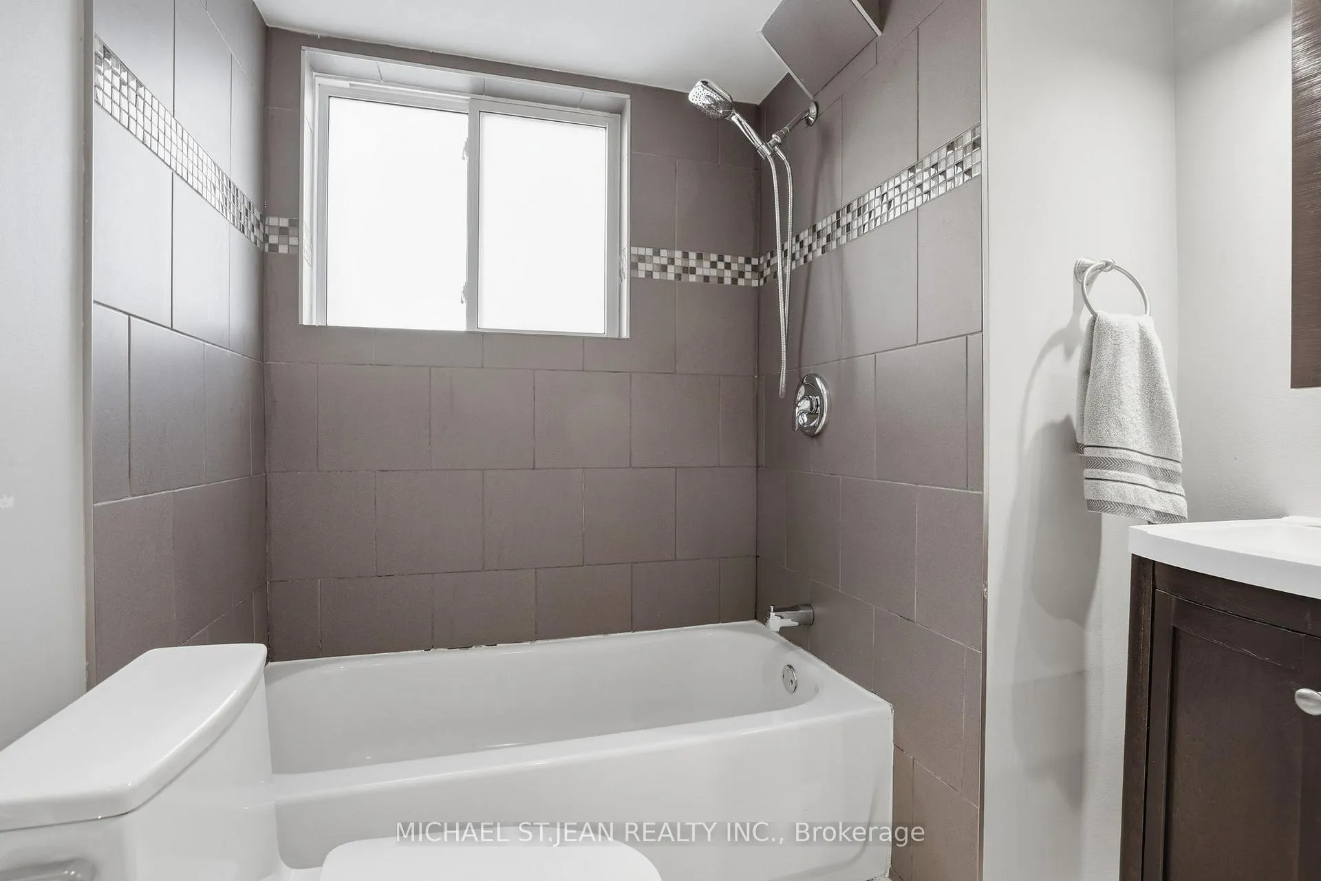 Photo 29 of 22 Southlea Drive, Hamilton, Rolston — HOMEH