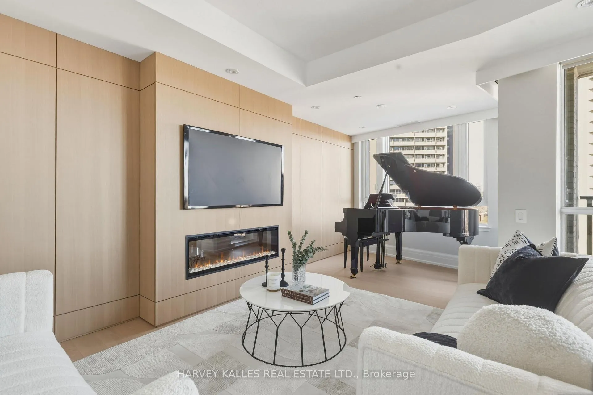 Photo 5 of Unit 808, 181 Davenport Road, Toronto, The Annex — HOMEH