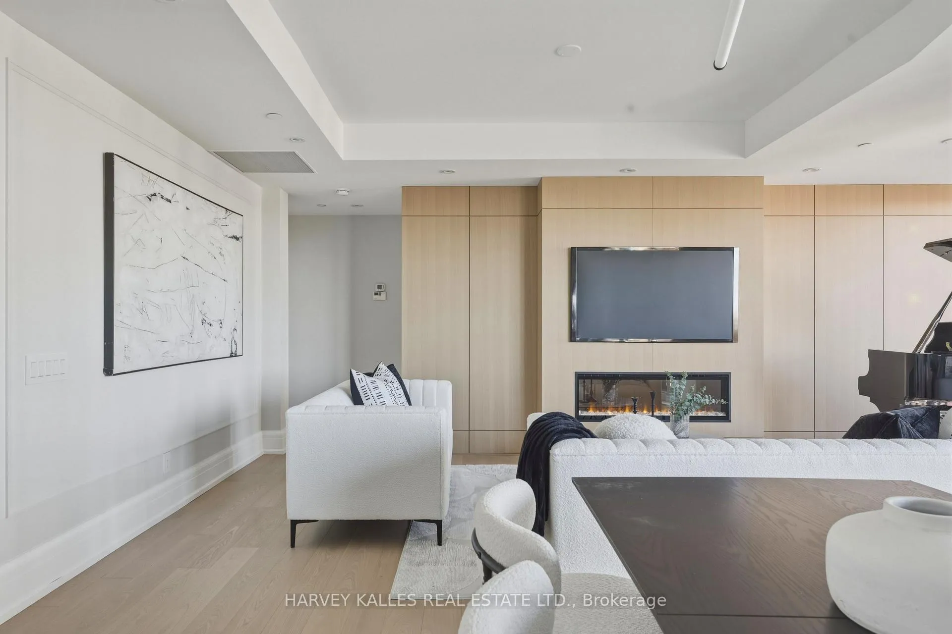 Photo 7 of Unit 808, 181 Davenport Road, Toronto, The Annex — HOMEH