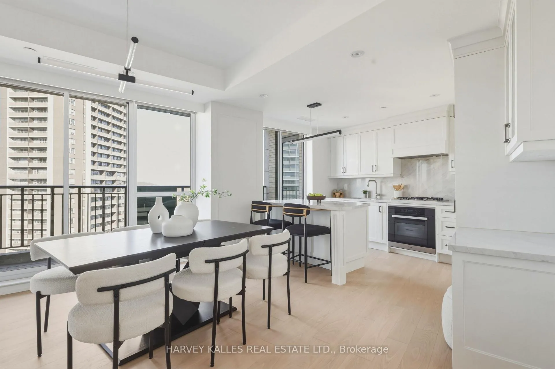 Photo 11 of Unit 808, 181 Davenport Road, Toronto, The Annex — HOMEH