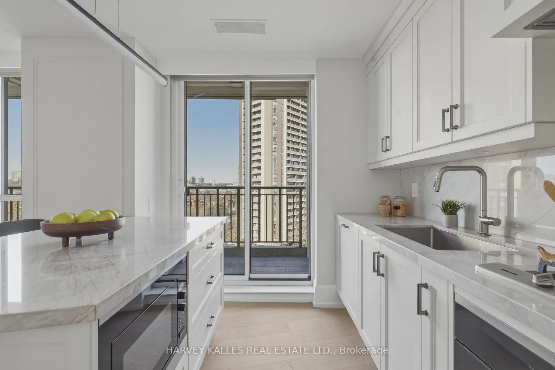 Photo 16 of Unit 808, 181 Davenport Road, Toronto, The Annex — HOMEH