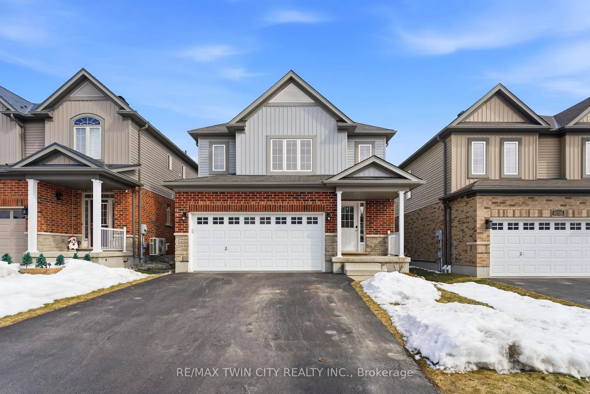 Photo 1 of 9 Patterson Drive, North Dumfries — HOMEH