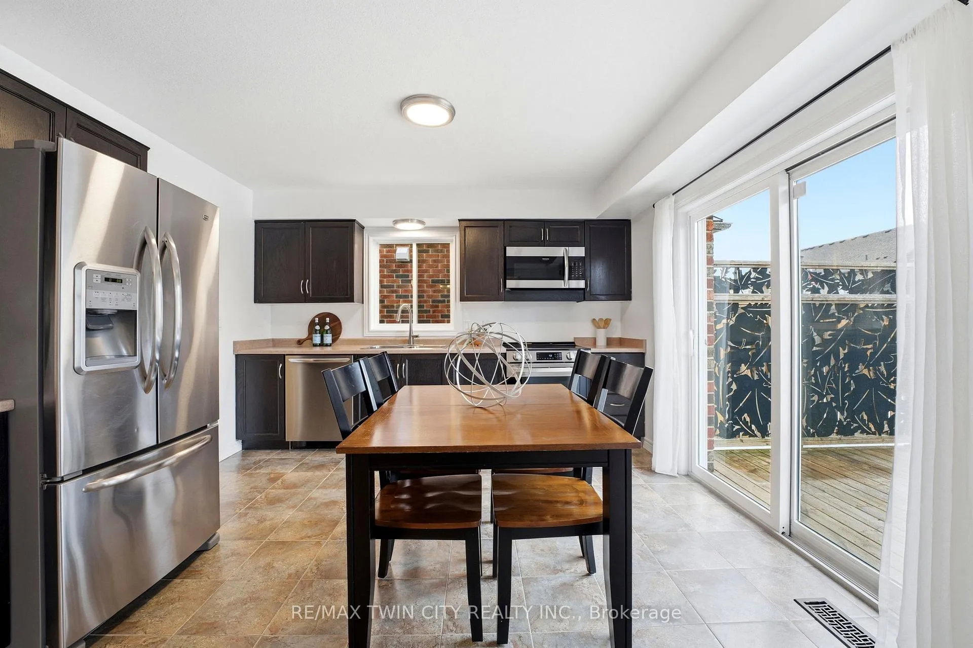 Photo 5 of 9 Patterson Drive, North Dumfries — HOMEH