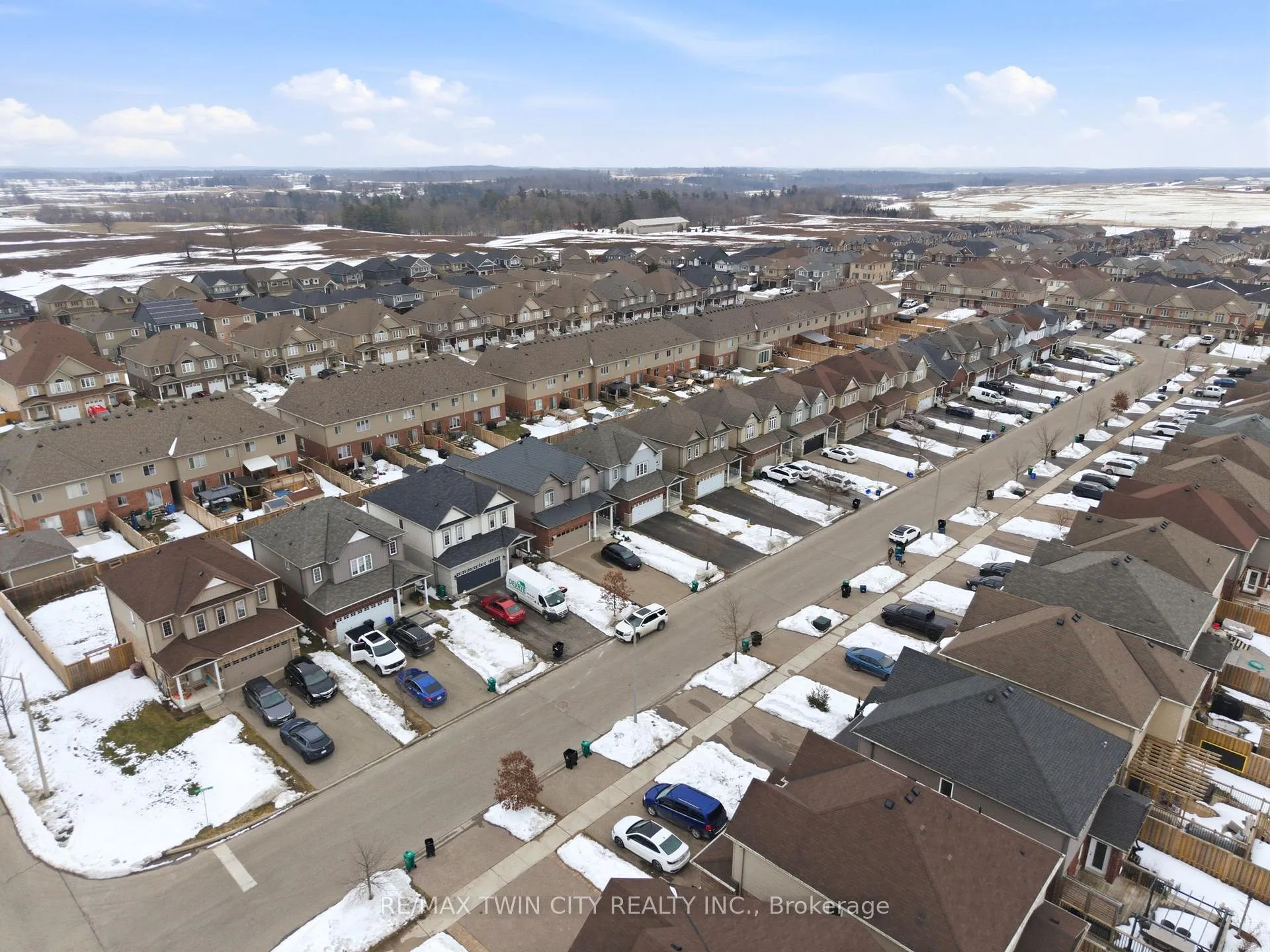 Photo 23 of 9 Patterson Drive, North Dumfries — HOMEH