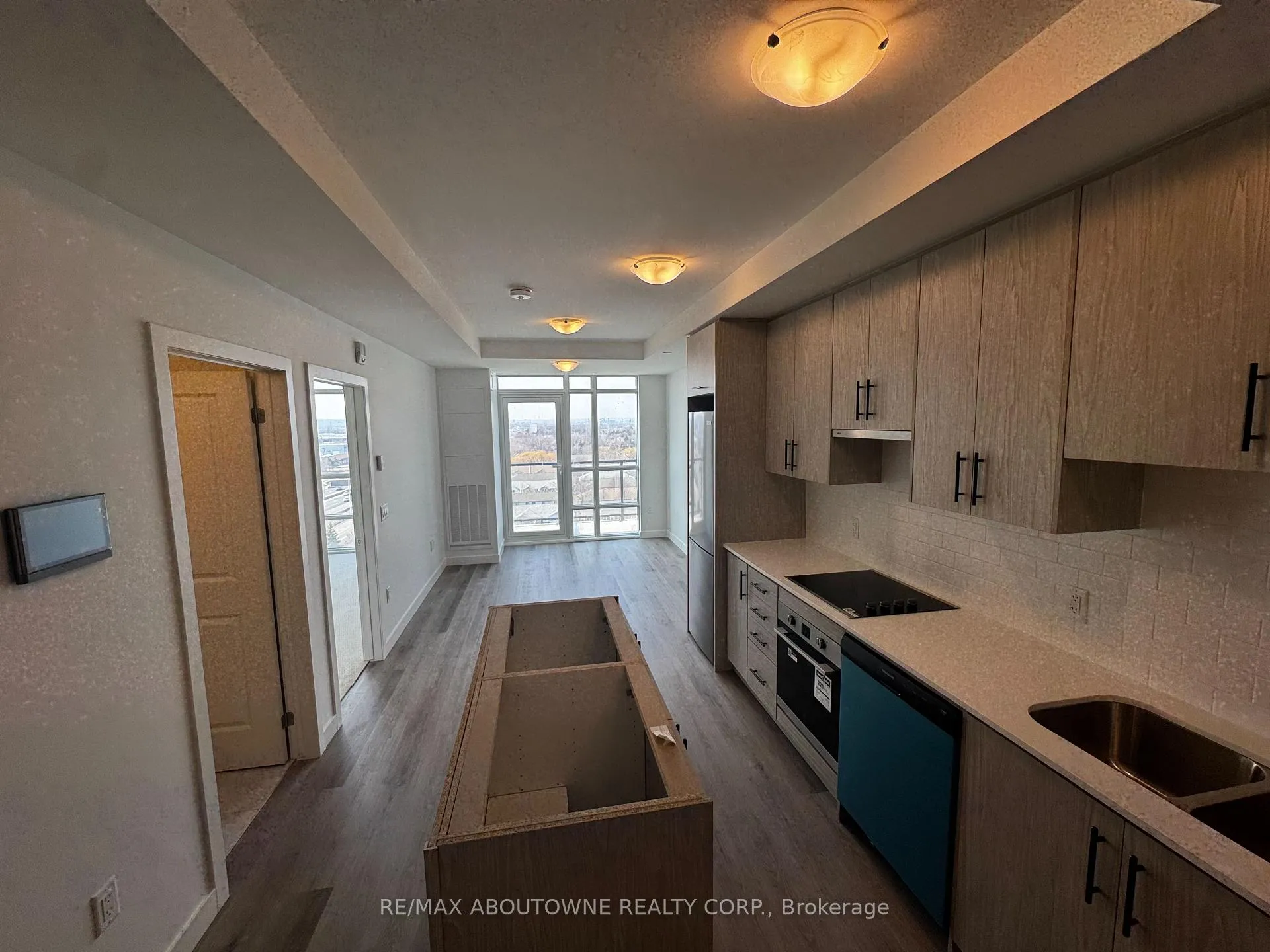 Photo 7 of Unit 1101, 461 Green Road, Hamilton, Lakeshore — HOMEH
