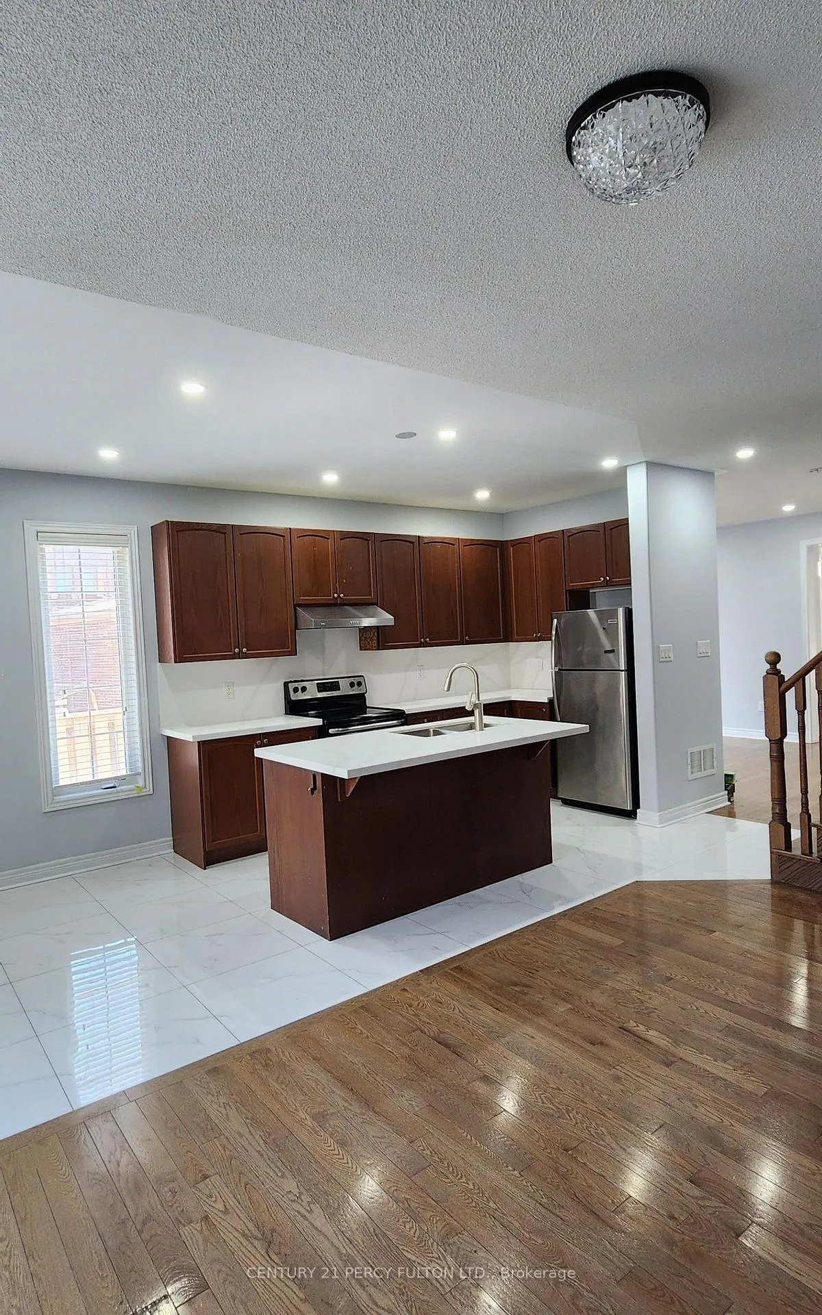 Photo 7 of 106 Henry Bauer Avenue, Markham, Berczy — HOMEH