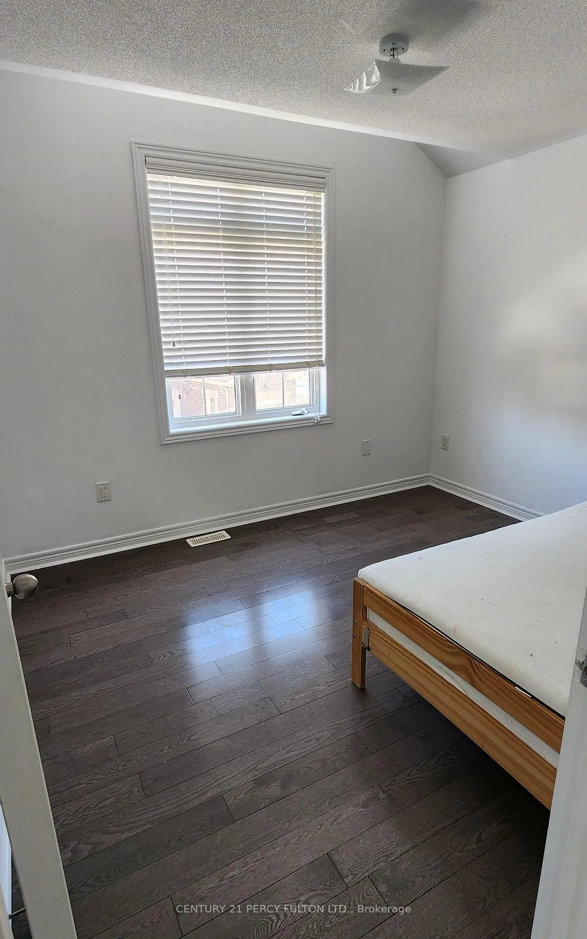 Photo 12 of 106 Henry Bauer Avenue, Markham, Berczy — HOMEH