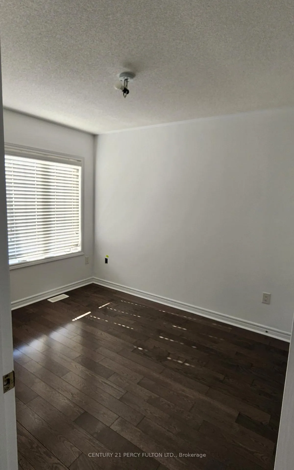 Photo 13 of 106 Henry Bauer Avenue, Markham, Berczy — HOMEH