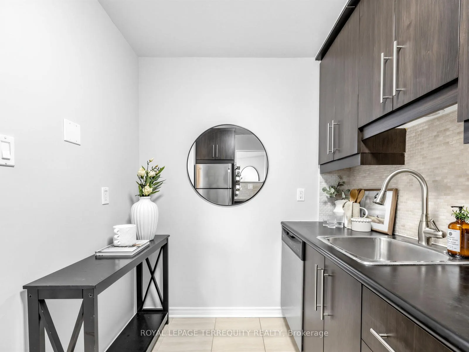Photo 12 of Unit 1202, 2 Westney Road N, Ajax, Central West — HOMEH