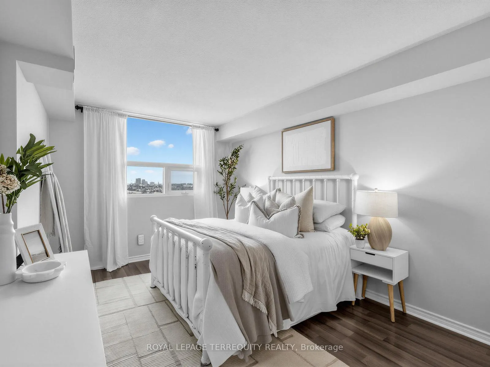 Photo 15 of Unit 1202, 2 Westney Road N, Ajax, Central West — HOMEH