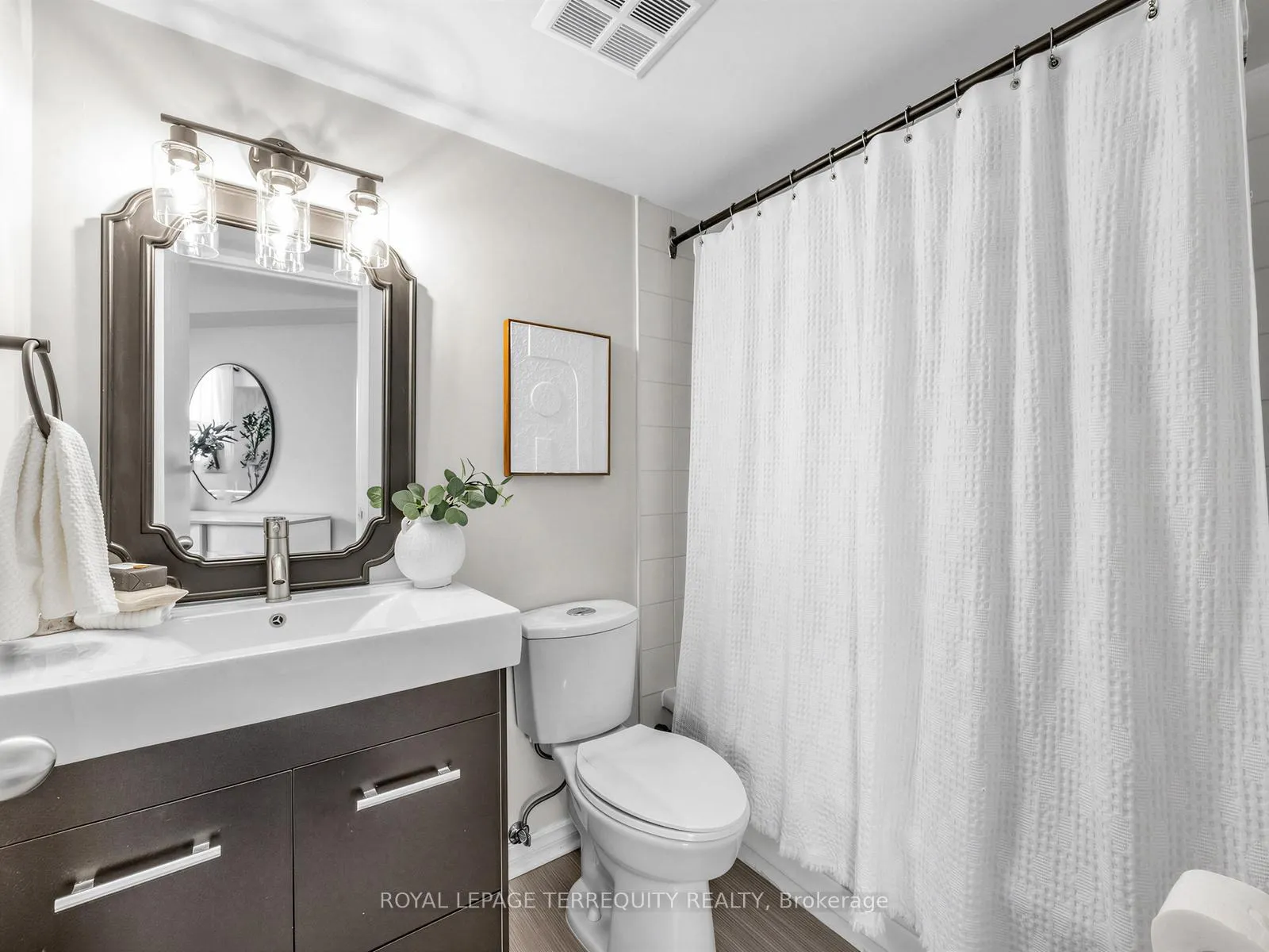 Photo 20 of Unit 1202, 2 Westney Road N, Ajax, Central West — HOMEH