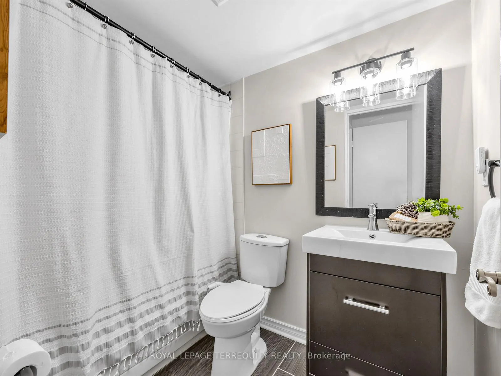 Photo 22 of Unit 1202, 2 Westney Road N, Ajax, Central West — HOMEH