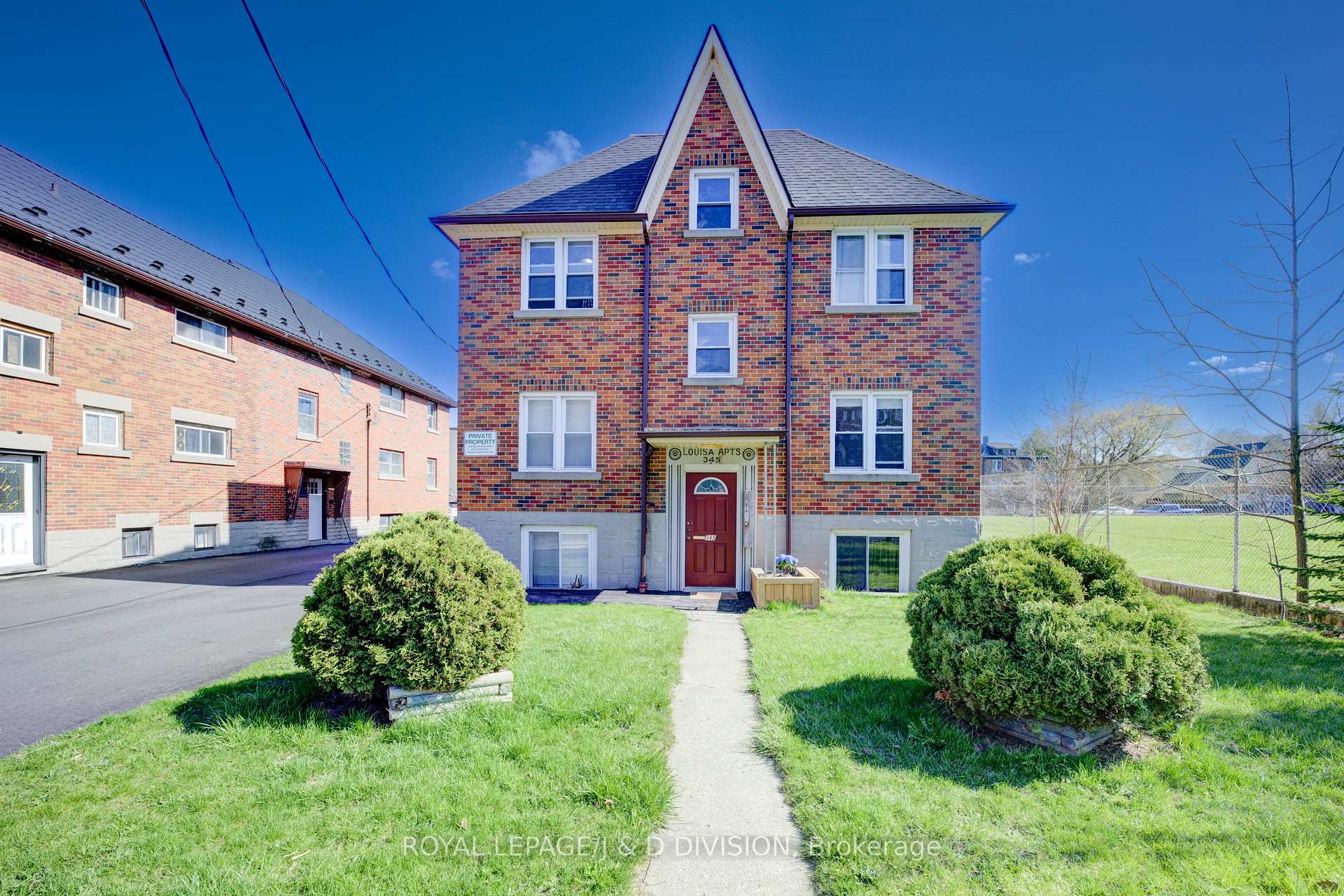 Front of 345 Louisa Street