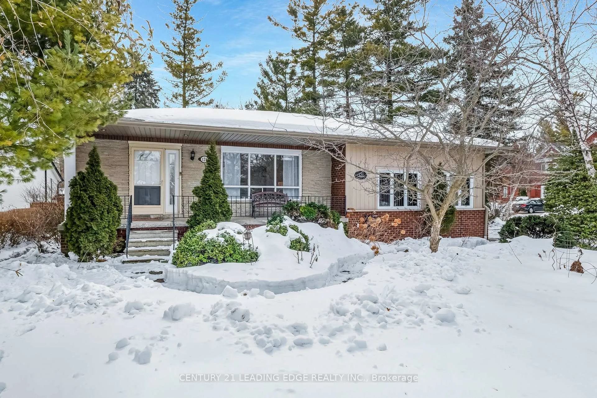 Photo 1 of 121 Twyn Rivers Drive, Pickering, Rougemount — HOMEH