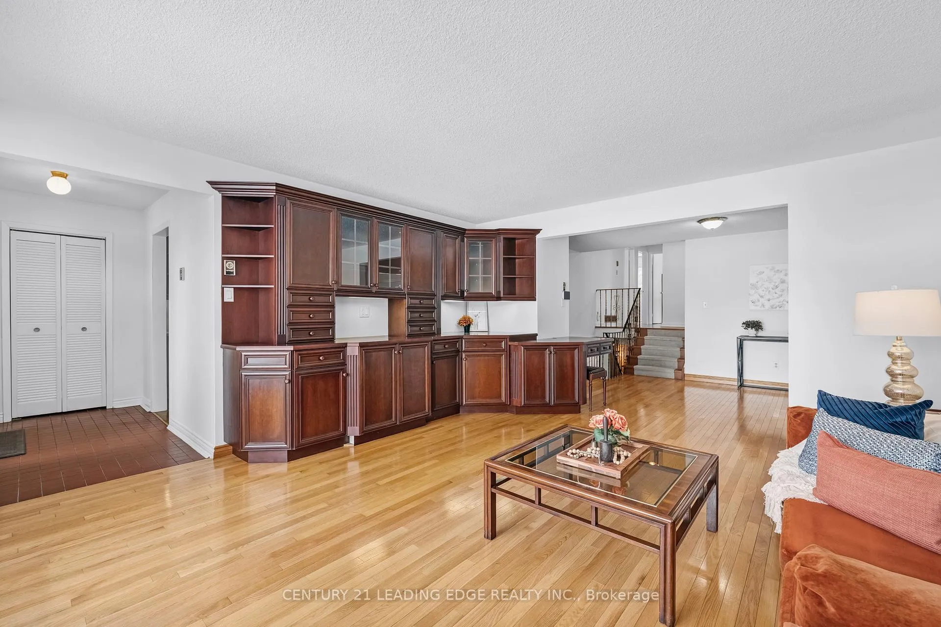 Photo 5 of 121 Twyn Rivers Drive, Pickering, Rougemount — HOMEH