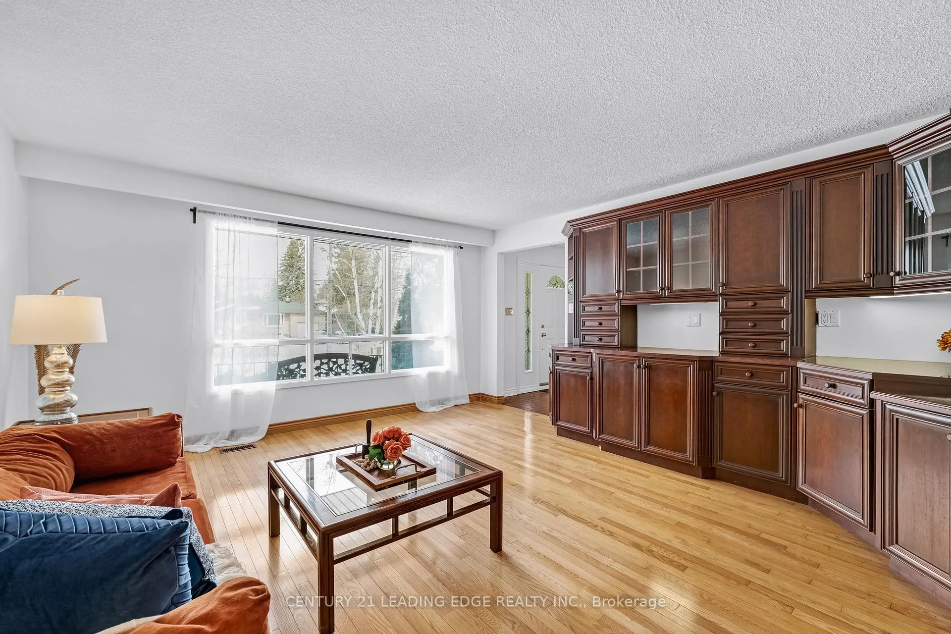 Photo 6 of 121 Twyn Rivers Drive, Pickering, Rougemount — HOMEH