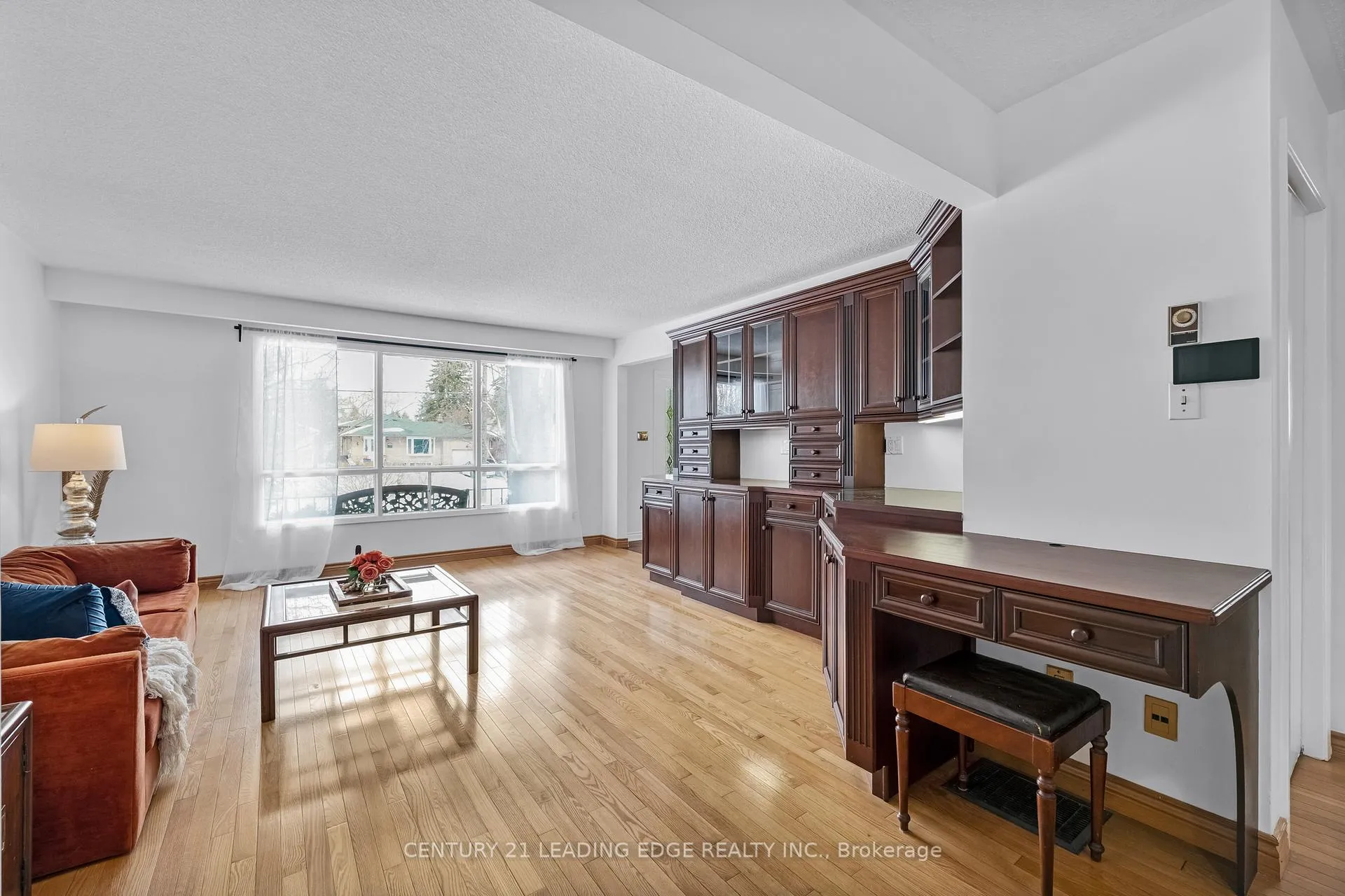 Photo 9 of 121 Twyn Rivers Drive, Pickering, Rougemount — HOMEH