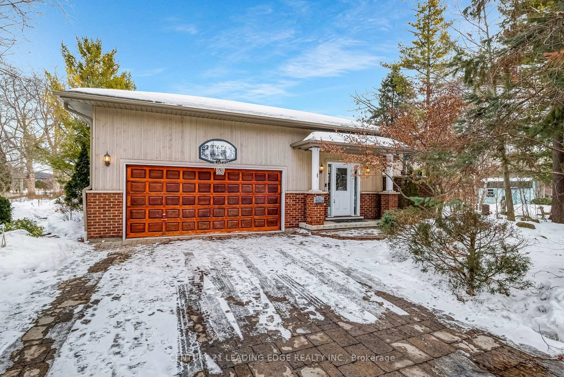 Photo 17 of 121 Twyn Rivers Drive, Pickering, Rougemount — HOMEH