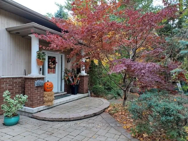 Photo 18 of 121 Twyn Rivers Drive, Pickering, Rougemount — HOMEH