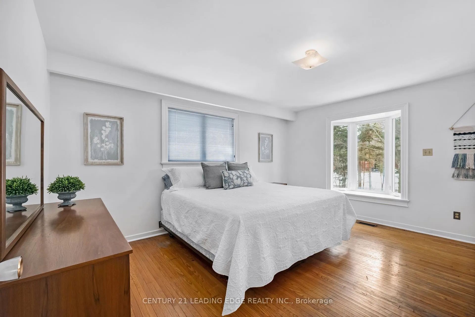 Photo 24 of 121 Twyn Rivers Drive, Pickering, Rougemount — HOMEH