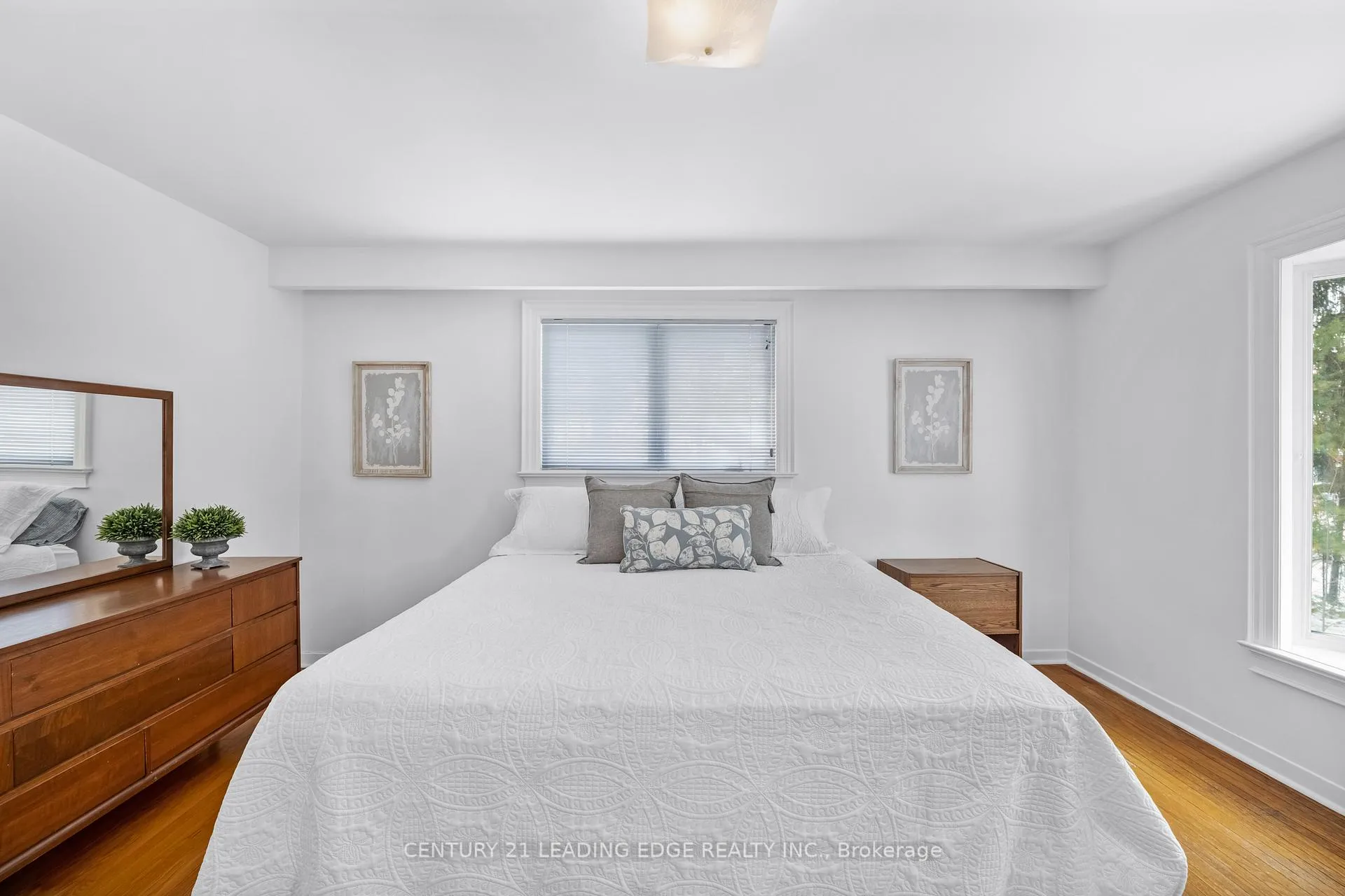 Photo 25 of 121 Twyn Rivers Drive, Pickering, Rougemount — HOMEH