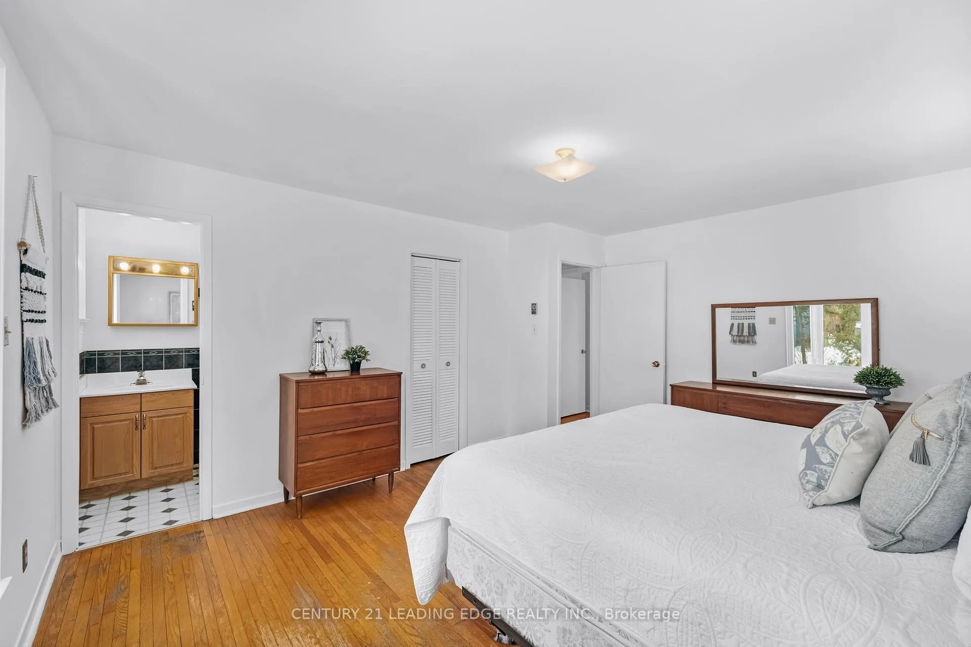 Photo 26 of 121 Twyn Rivers Drive, Pickering, Rougemount — HOMEH