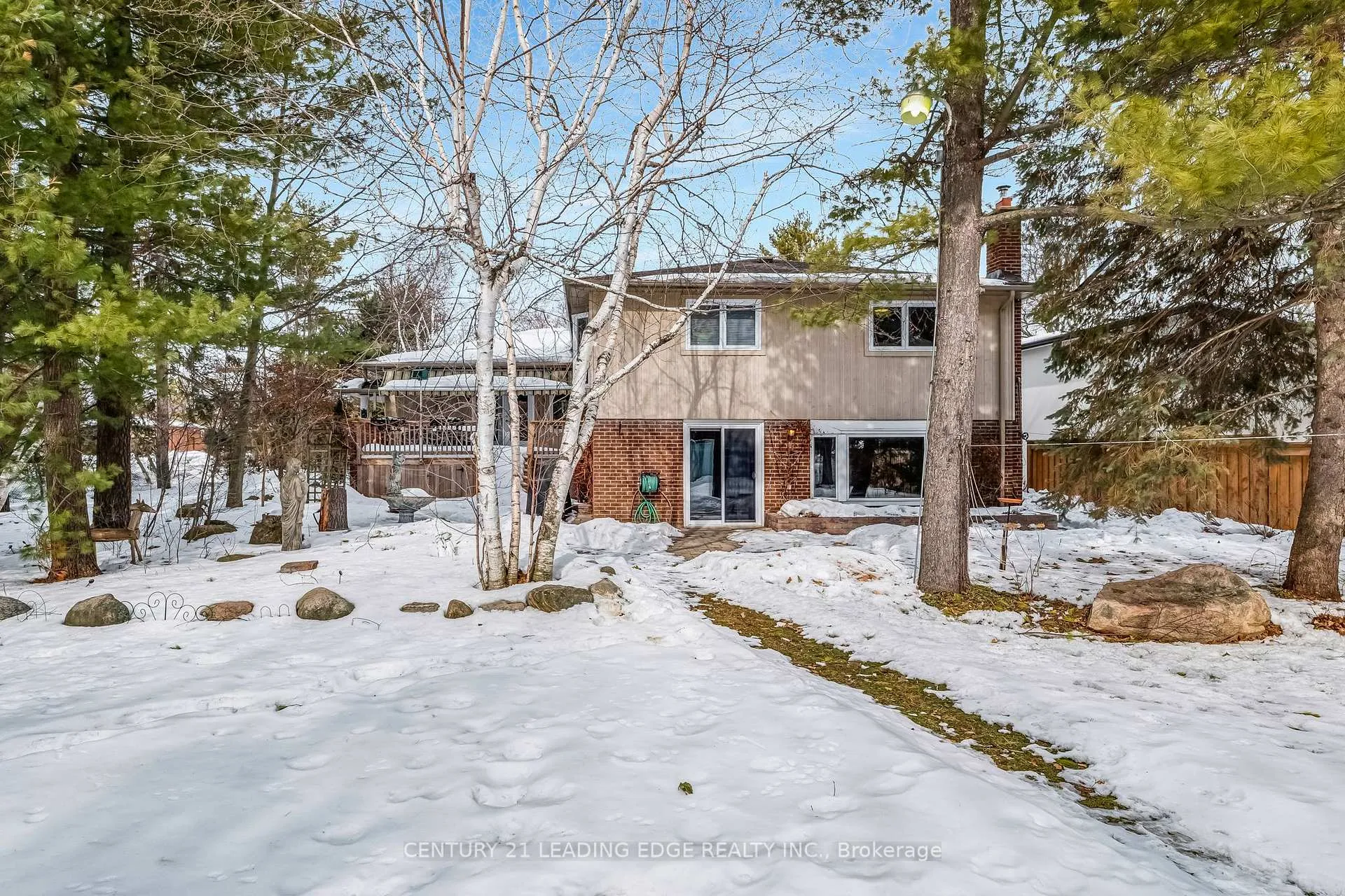 Photo 33 of 121 Twyn Rivers Drive, Pickering, Rougemount — HOMEH