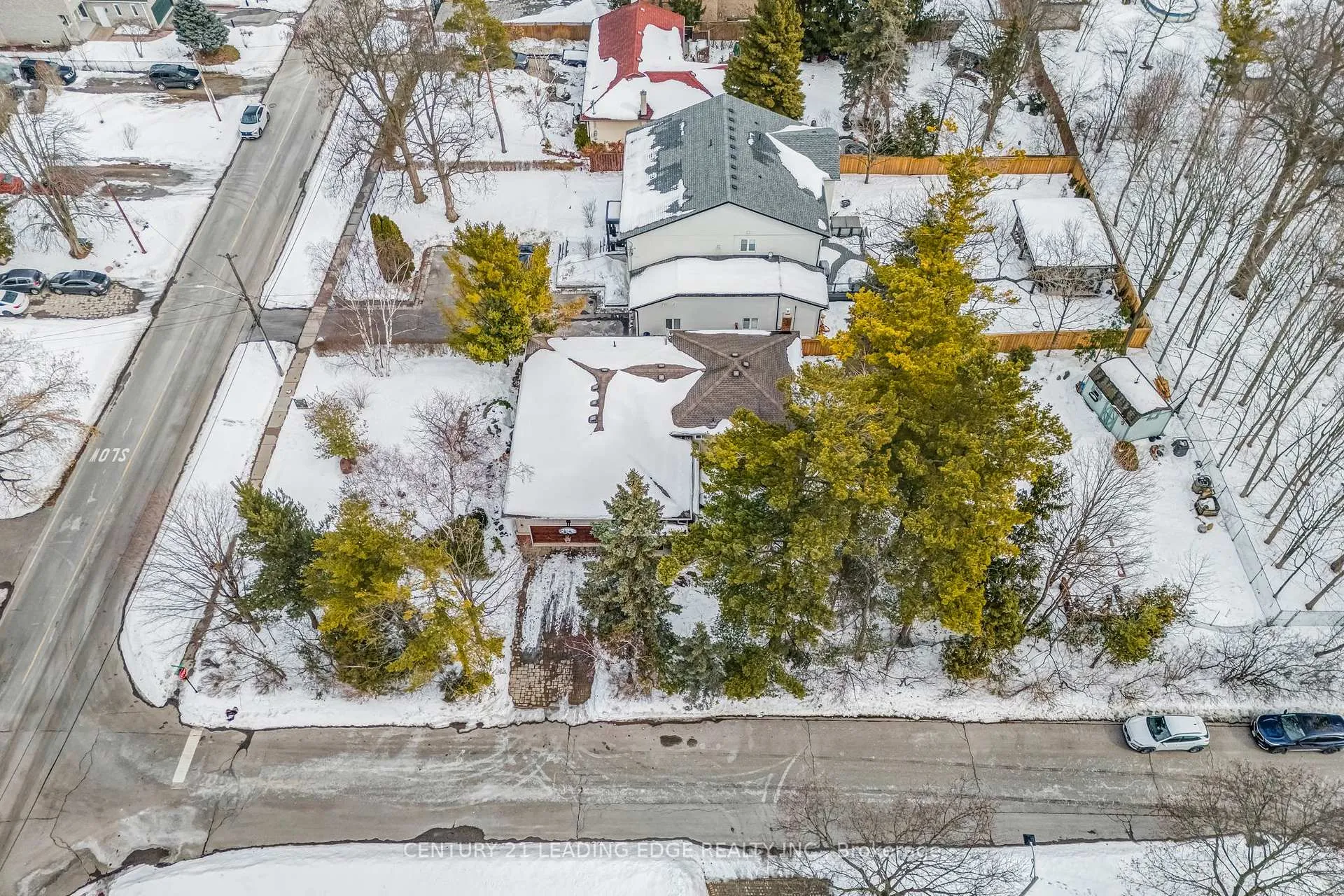 Photo 42 of 121 Twyn Rivers Drive, Pickering, Rougemount — HOMEH