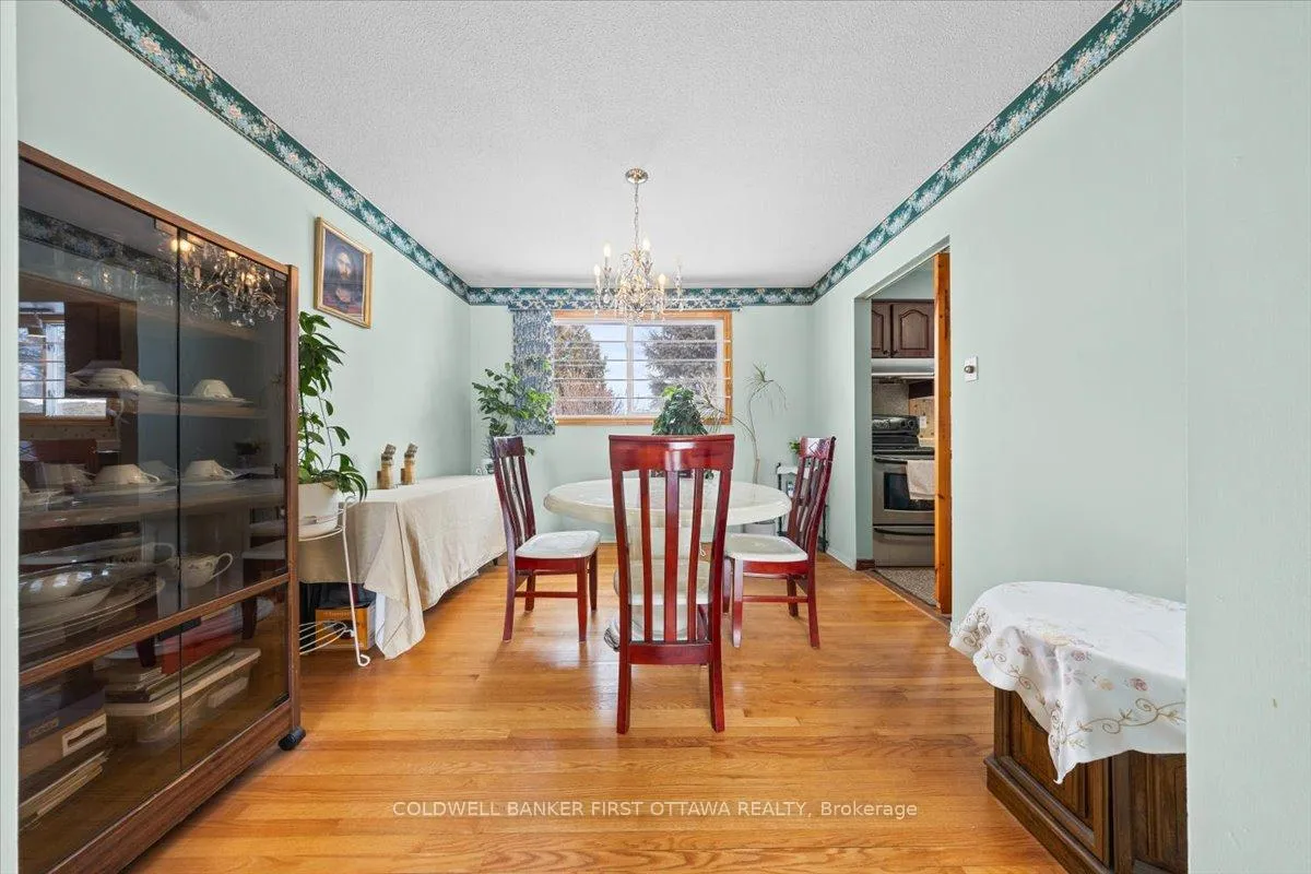 Photo 6 of 34 Hadley Circle, Ottawa, Bells Corners — HOMEH