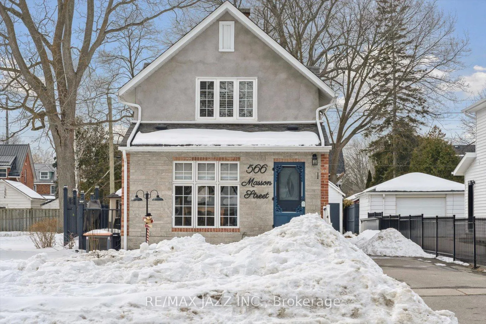 Front of 566 Masson Street