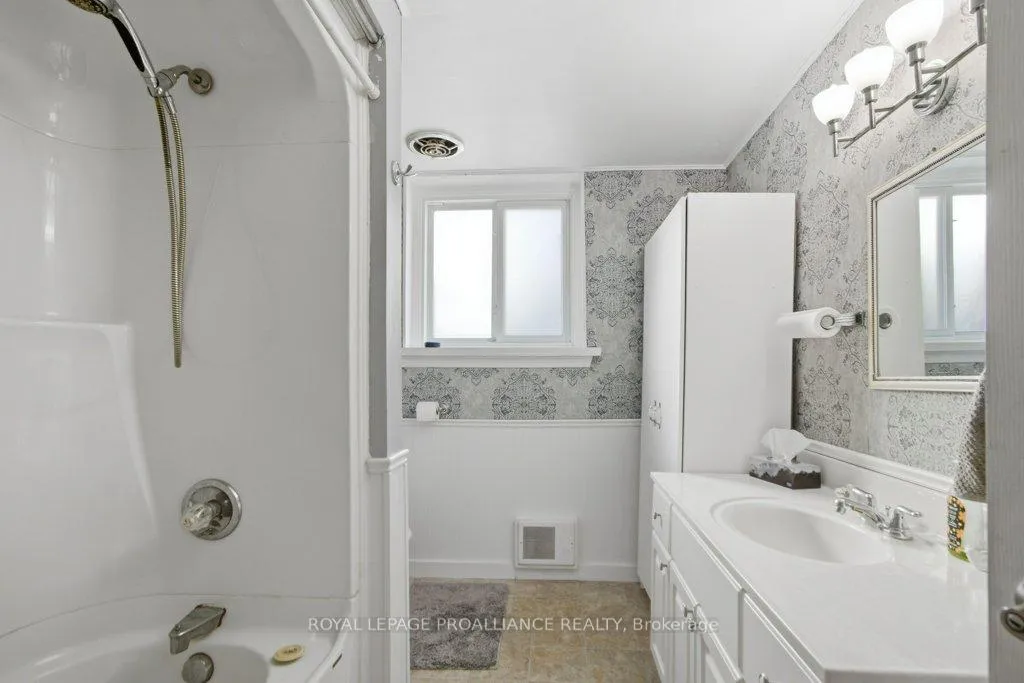 Photo 25 of 61 Lafferty Road, Quinte West, Murray Ward — HOMEH