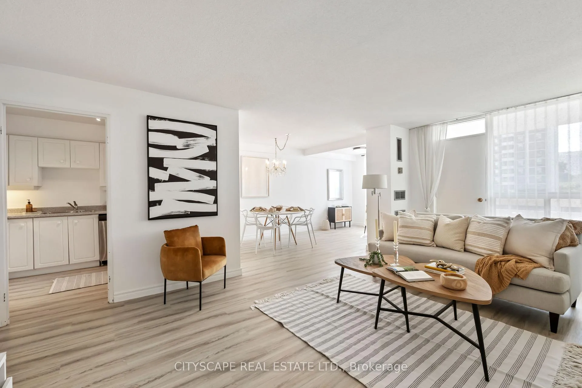 Photo 4 of Unit 618, 20 Edgecliff Golfway, Toronto, Flemingdon Park — HOMEH