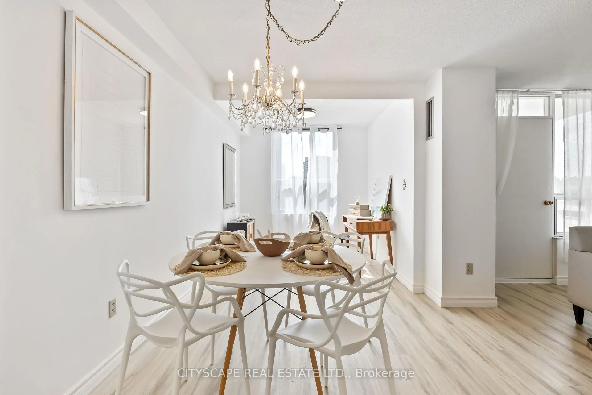 Photo 10 of Unit 618, 20 Edgecliff Golfway, Toronto, Flemingdon Park — HOMEH