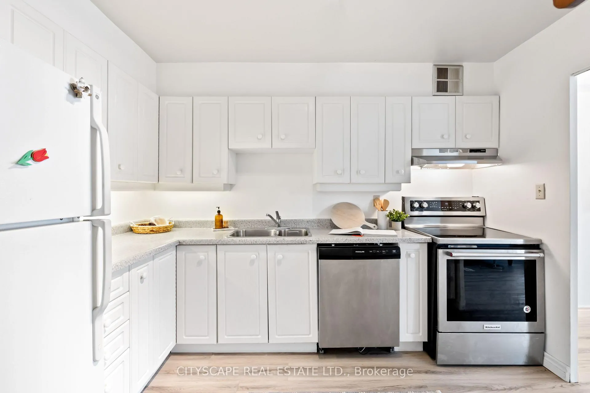 Photo 14 of Unit 618, 20 Edgecliff Golfway, Toronto, Flemingdon Park — HOMEH