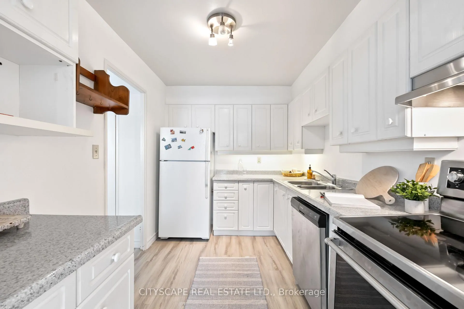 Photo 15 of Unit 618, 20 Edgecliff Golfway, Toronto, Flemingdon Park — HOMEH
