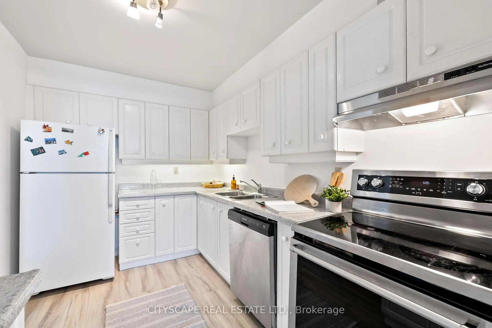 Photo 16 of Unit 618, 20 Edgecliff Golfway, Toronto, Flemingdon Park — HOMEH