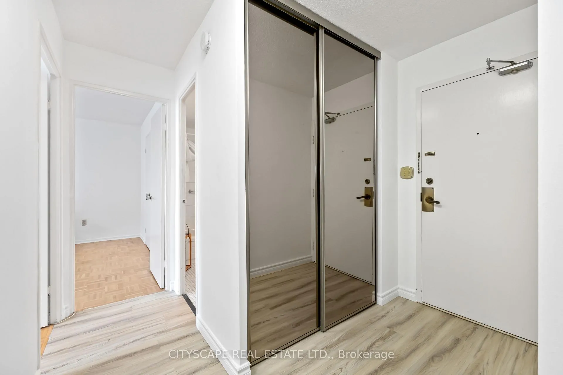 Photo 17 of Unit 618, 20 Edgecliff Golfway, Toronto, Flemingdon Park — HOMEH