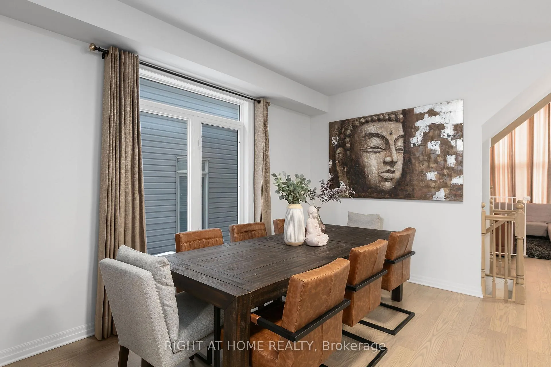 Photo 4 of 917 Littlerock Street, Ottawa, Leitrim — HOMEH