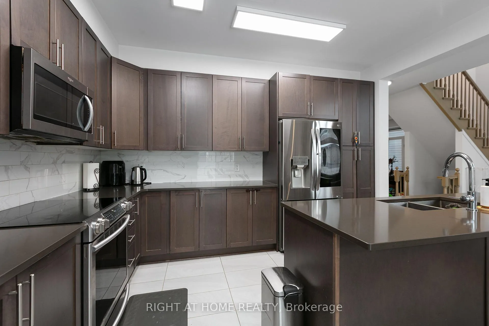 Photo 13 of 917 Littlerock Street, Ottawa, Leitrim — HOMEH
