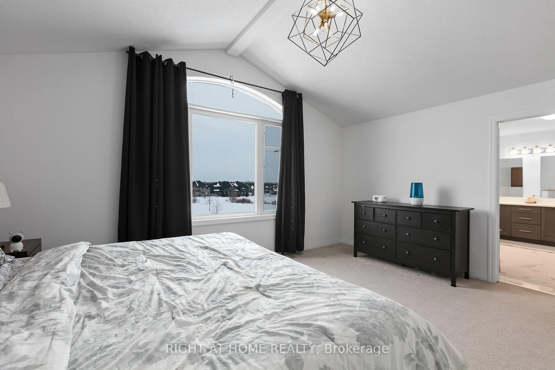 Photo 15 of 917 Littlerock Street, Ottawa, Leitrim — HOMEH