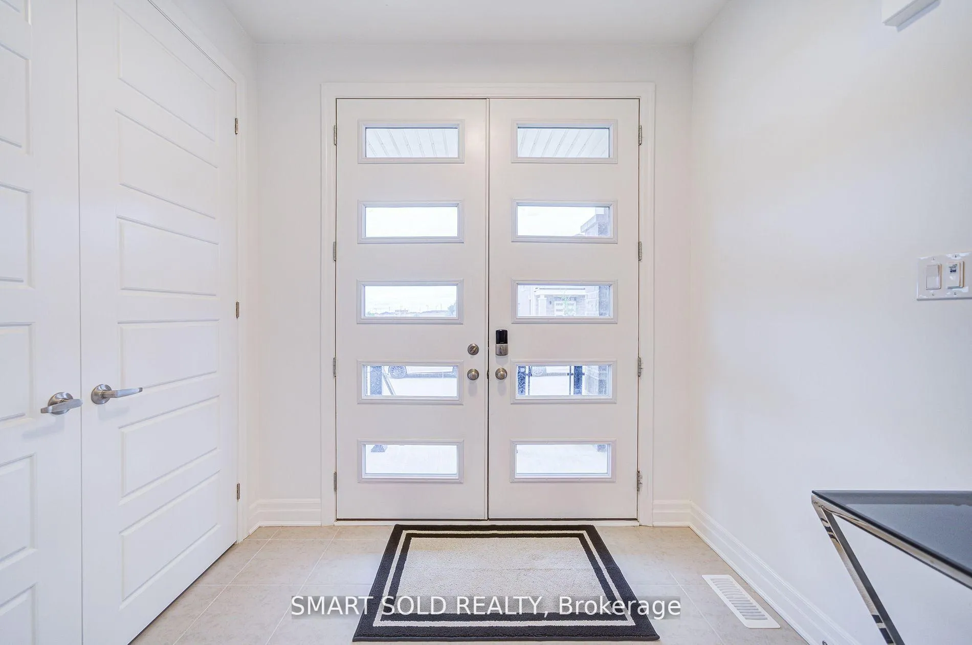 Photo 3 of 40 Misthollow Crescent, Markham, Victoria Square — HOMEH