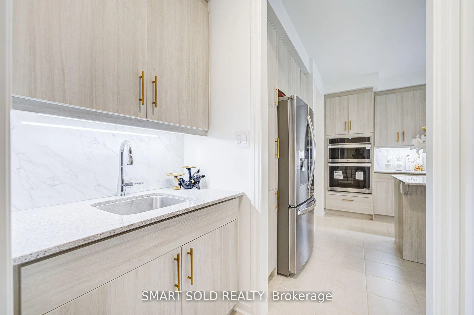 Photo 14 of 40 Misthollow Crescent, Markham, Victoria Square — HOMEH