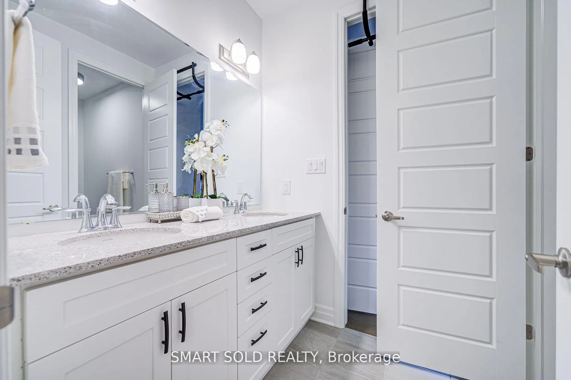 Photo 38 of 40 Misthollow Crescent, Markham, Victoria Square — HOMEH