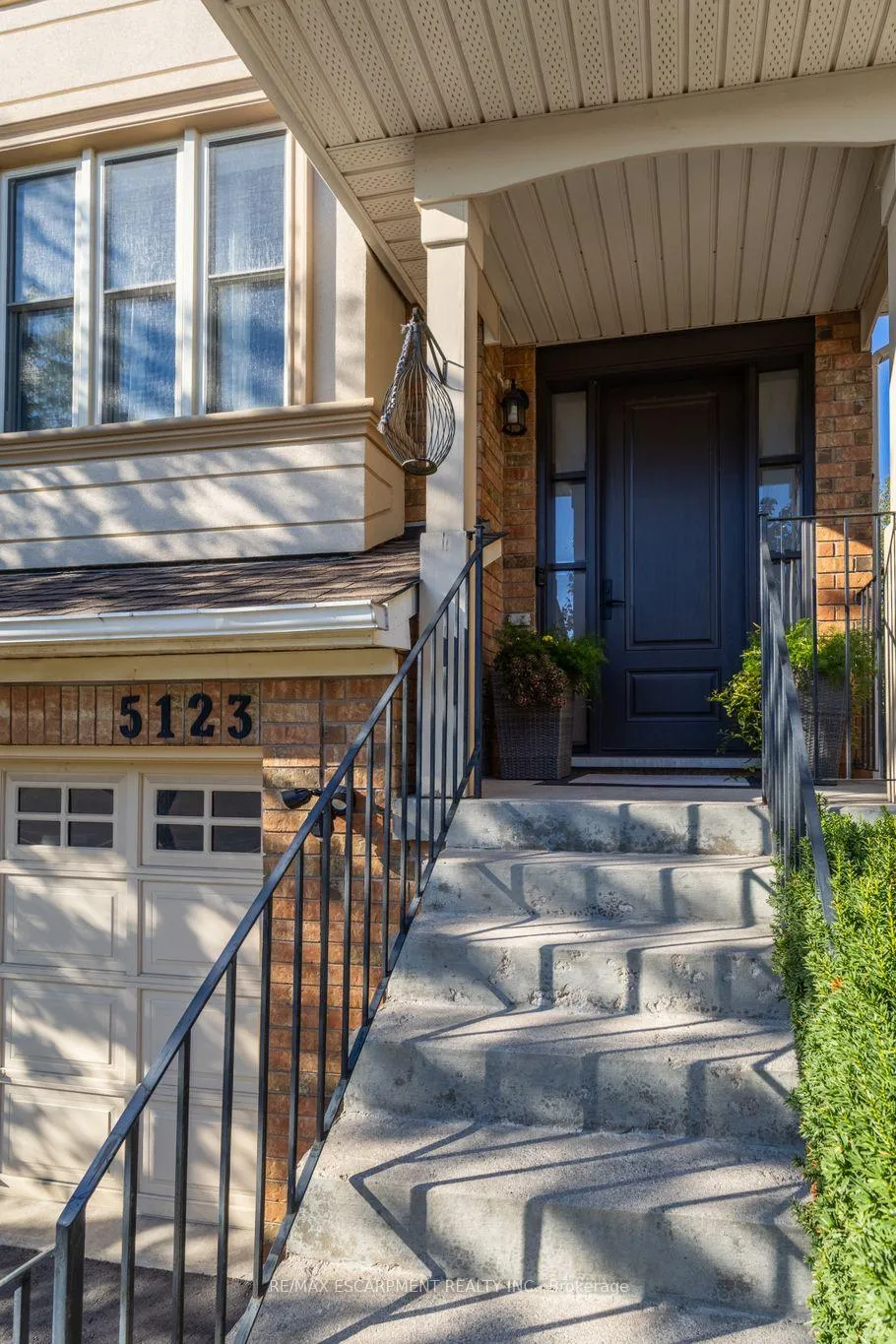 Photo 7 of 5123 Dryden Avenue, Burlington, Orchard — HOMEH
