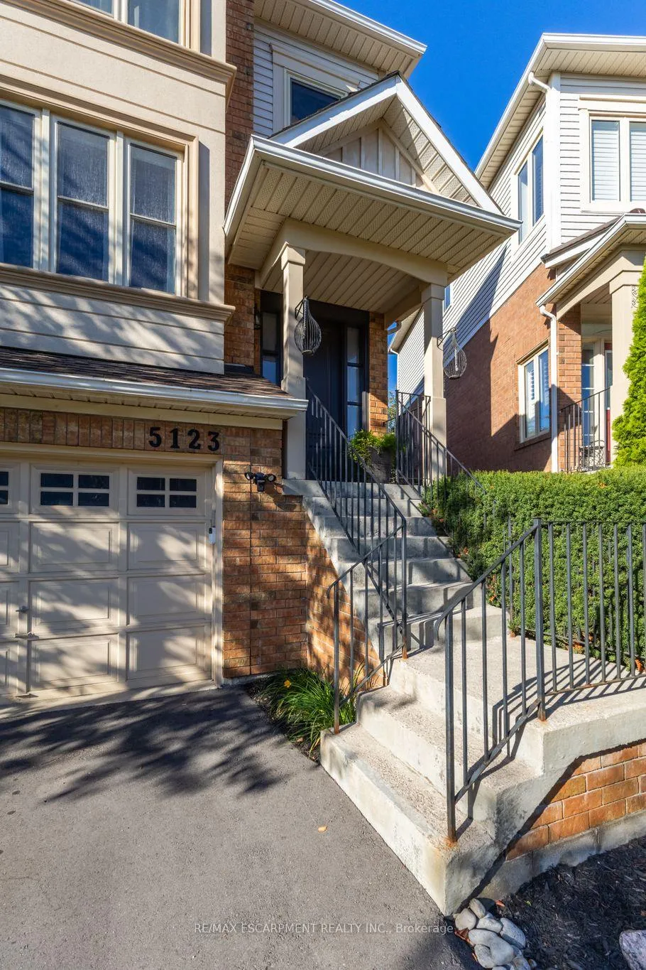 Photo 8 of 5123 Dryden Avenue, Burlington, Orchard — HOMEH